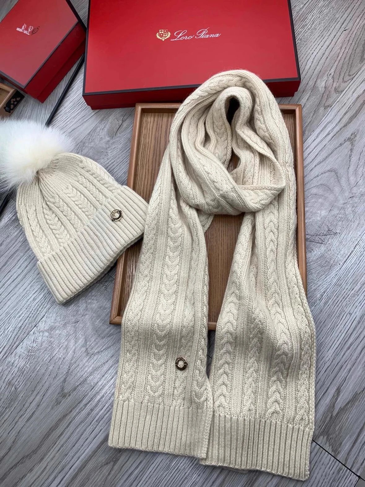 Unbranded Knitted pom-pom hat and scarf set — Off-white cable knit