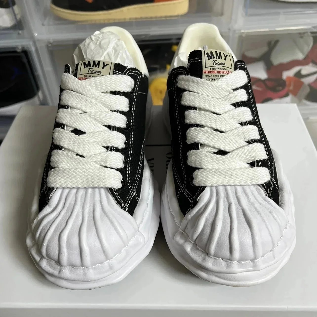 MMY Blakey Black White Casual Sneakers