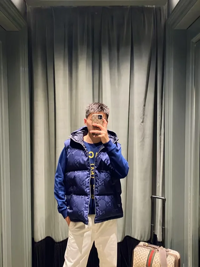 Gucci Vests Hooded Monogram Puffer Vest product detail image 22