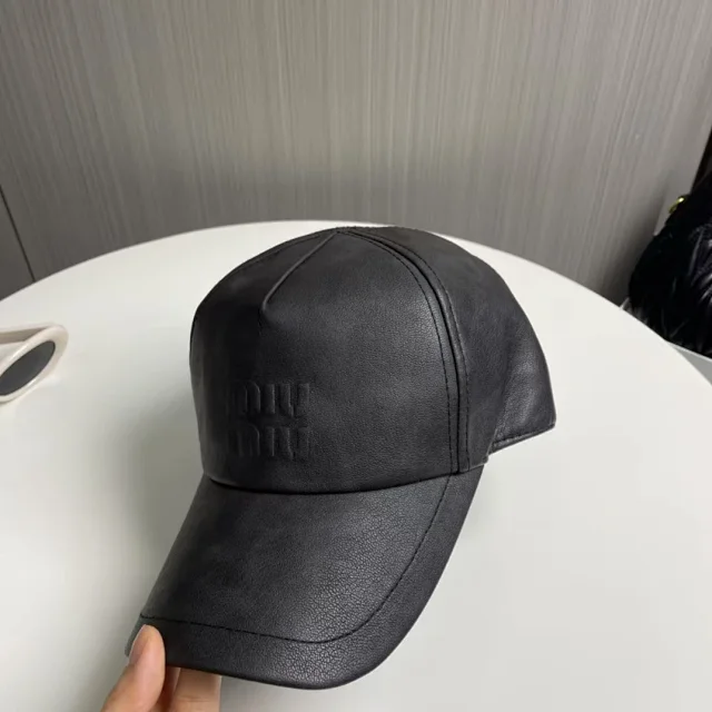Miu Hats Embossed Logo Leather Baseball Cap product detail image 3
