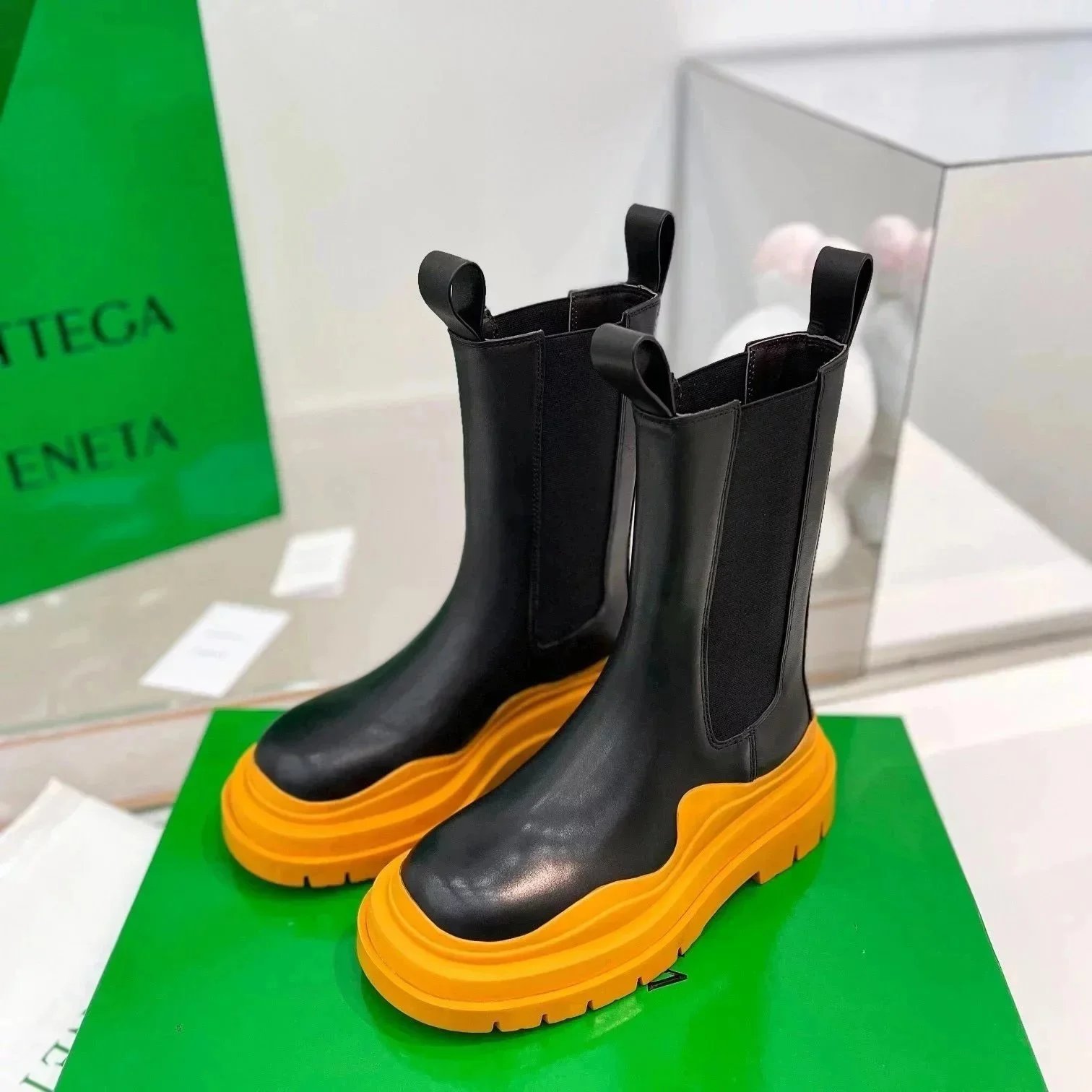 Unbranded Boots Chelsea with Lug Soles — High-top 8