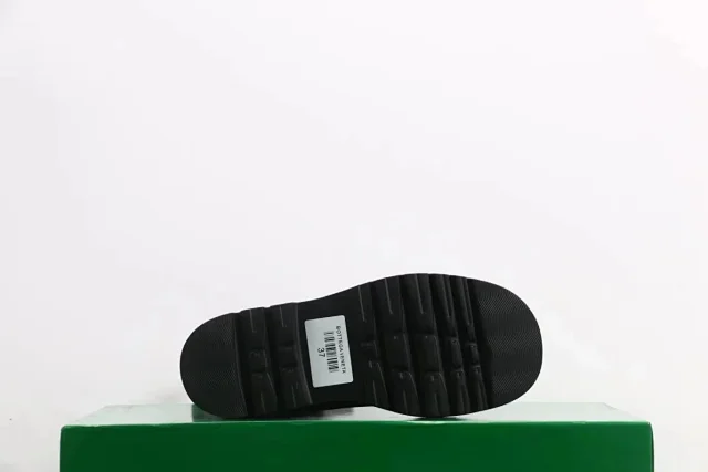 Unbranded Boots Chelsea with Lug Soles product detail image 4