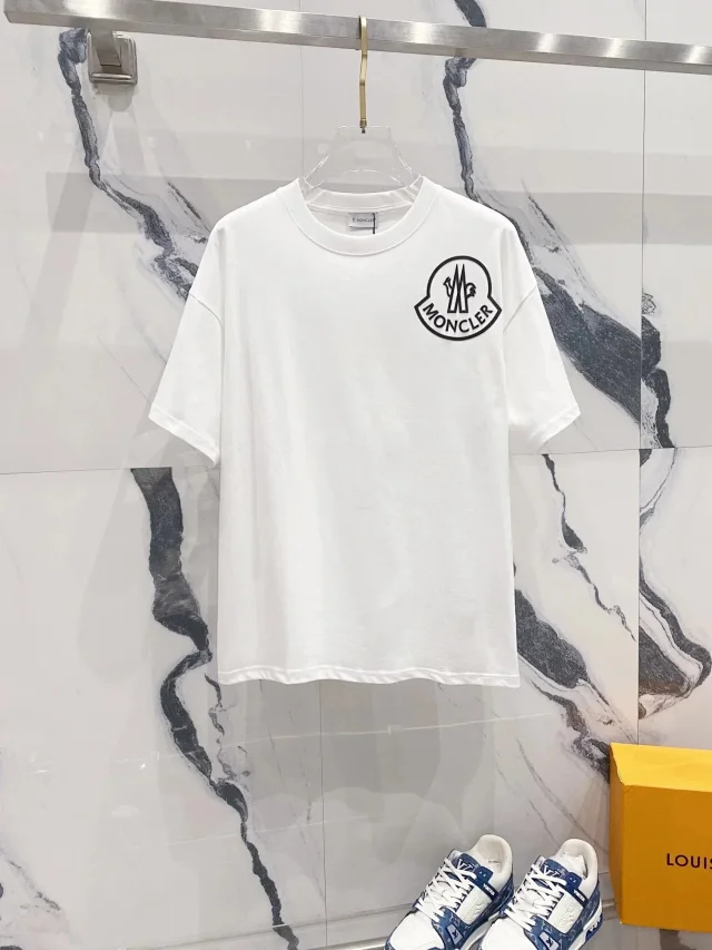 Moncler T-Shirts Logo Graphic product detail image 3