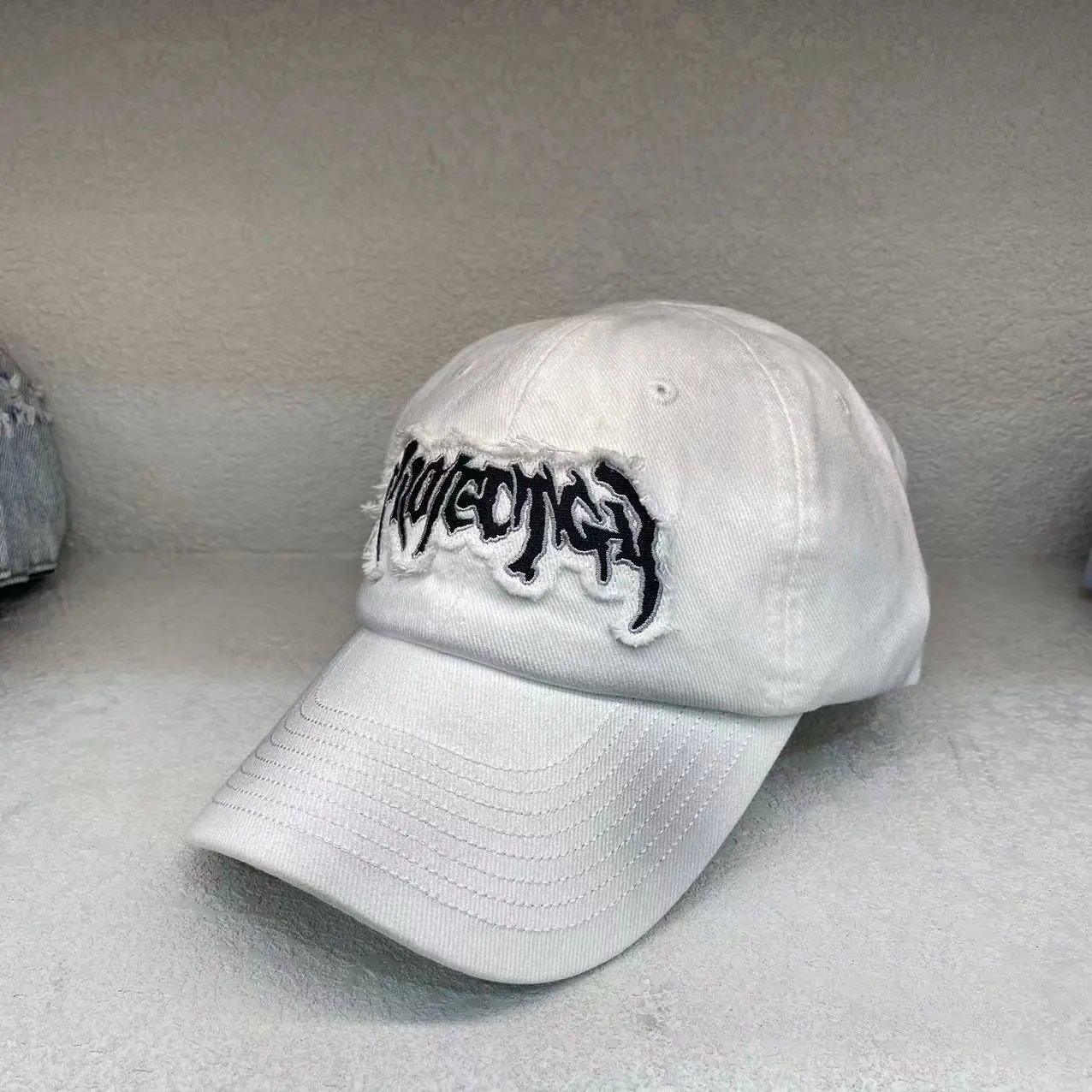 Distressed Embroidered Logo White Black Streetwear Baseball Cap