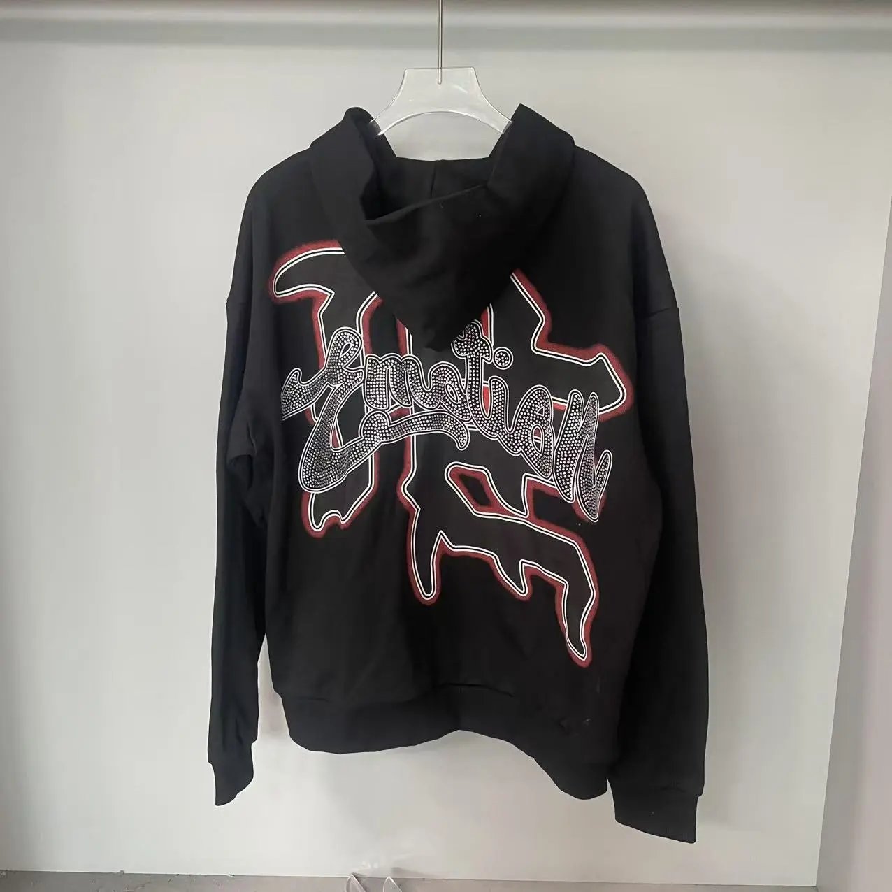 Black Cropped Hoodie With Rhinestone Emotion Graphic Streetwear