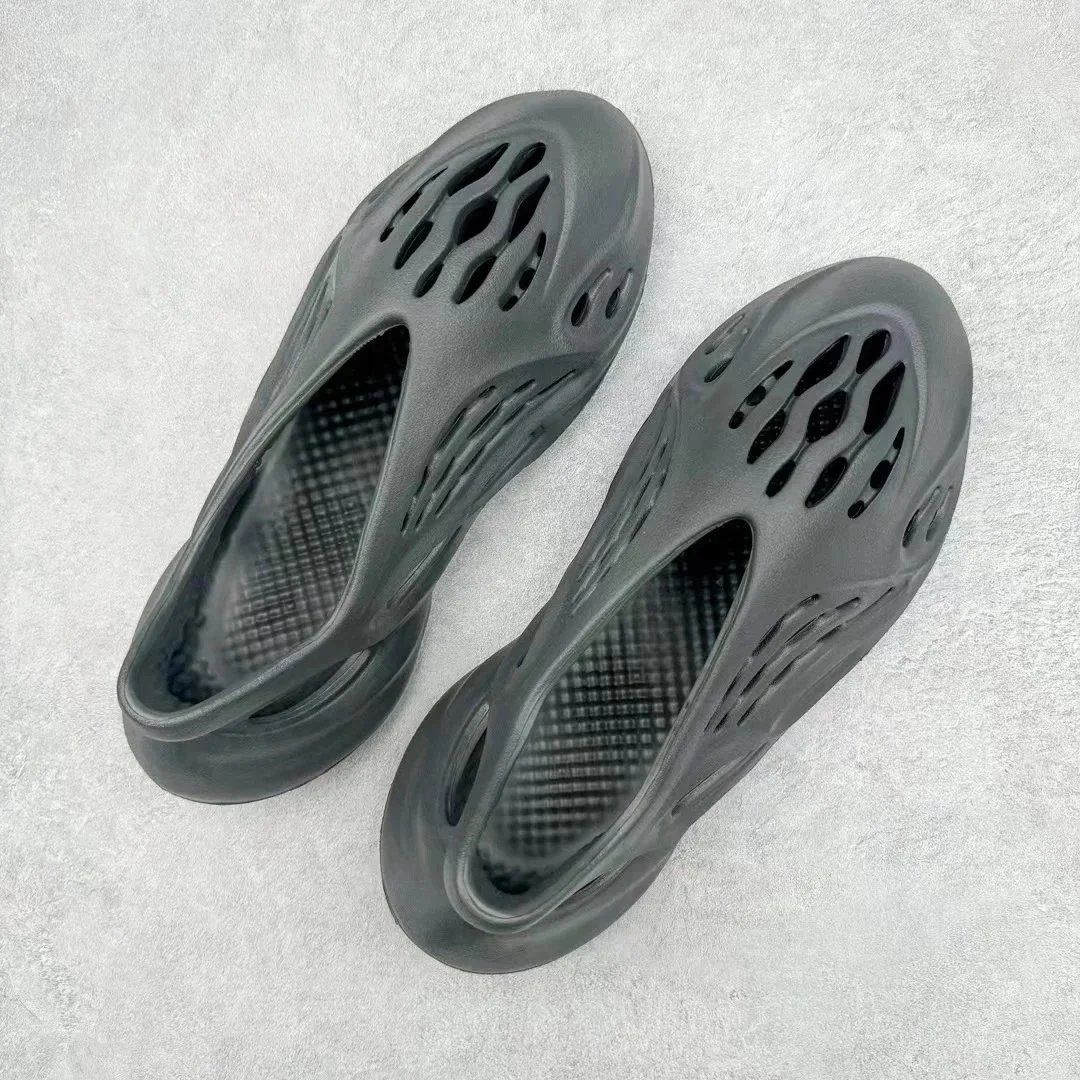 GV6775 Yellow Pixel Style Slipper