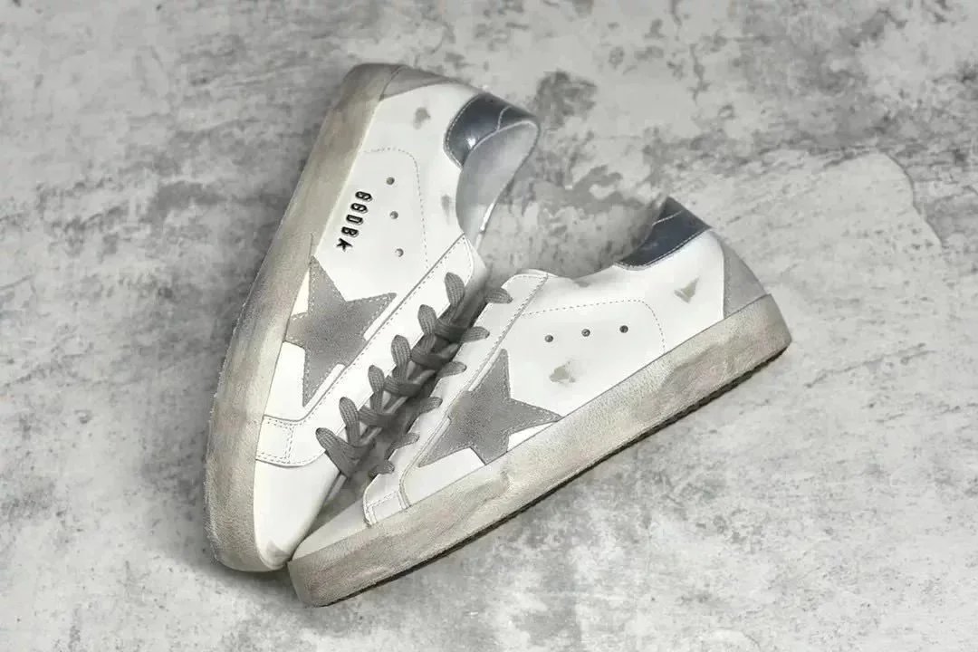 Golden Goose Sneakers Super-Star star-detail — GGDB Suede Stars/Silver Tail