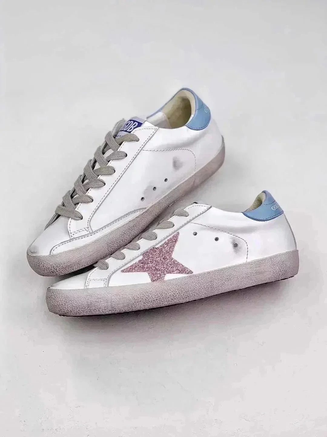Golden Goose Sneakers Super-Star star-detail — GGDB blue-tailed pale pink star
