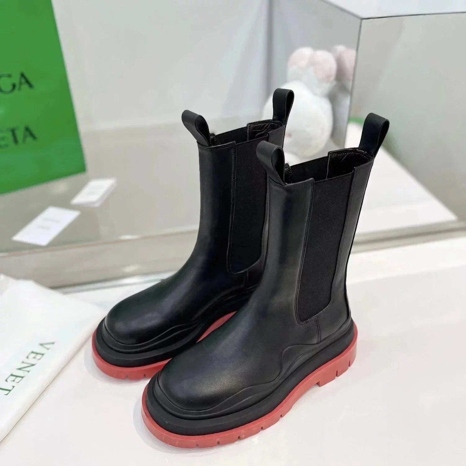 Unbranded Boots Chelsea with Lug Soles — High-top 2