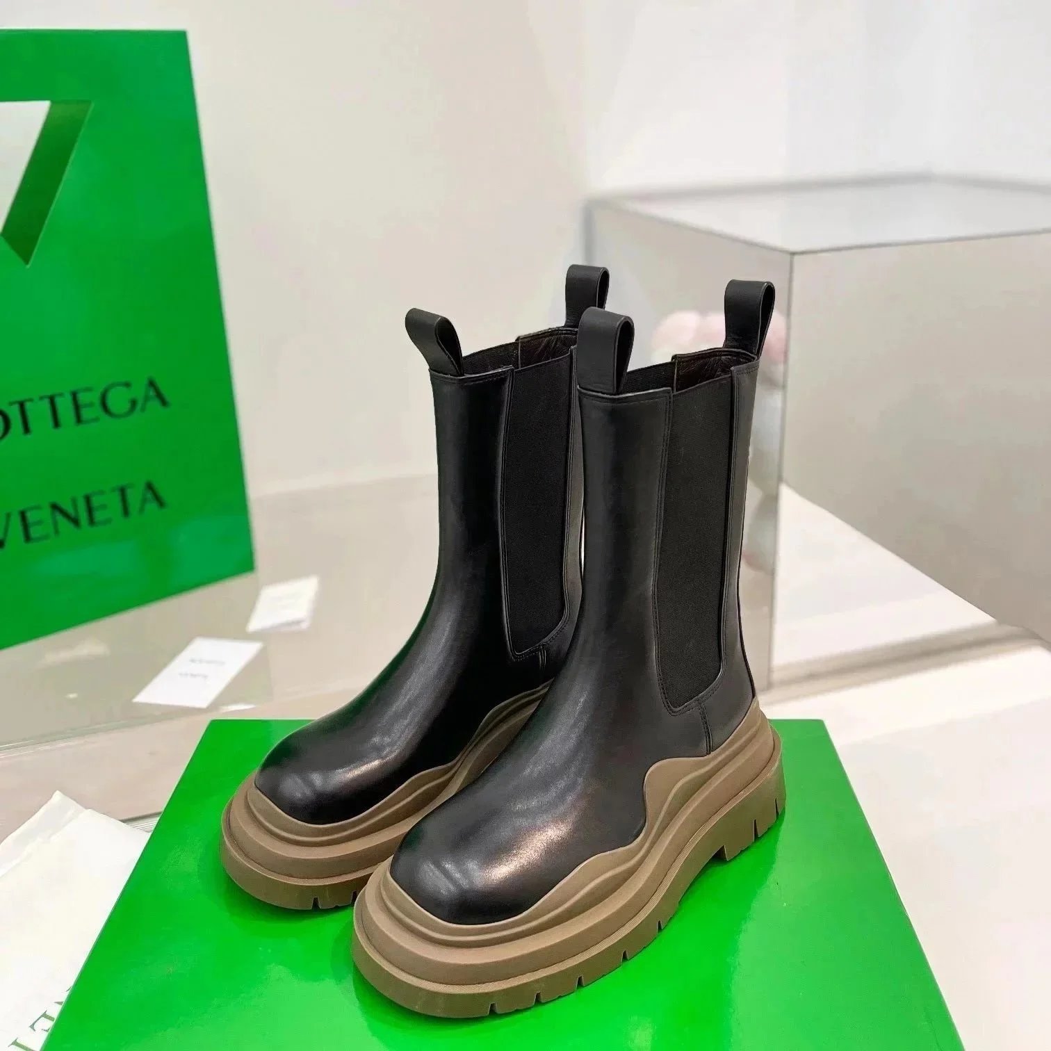 Unbranded Boots Chelsea with Lug Soles — High-top 5