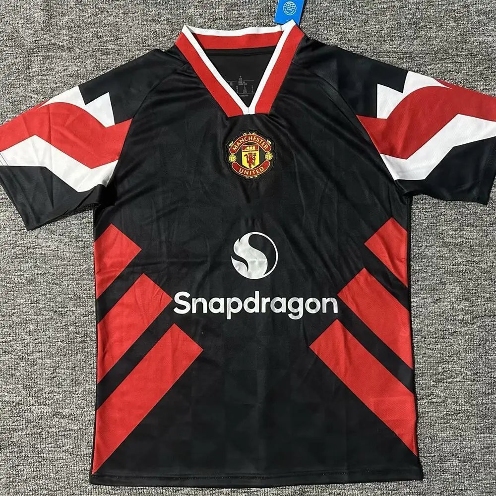 Manchester United Football Jerseys Short-Sleeve Jersey — 2526 Manchester United Black Retro Special Edition