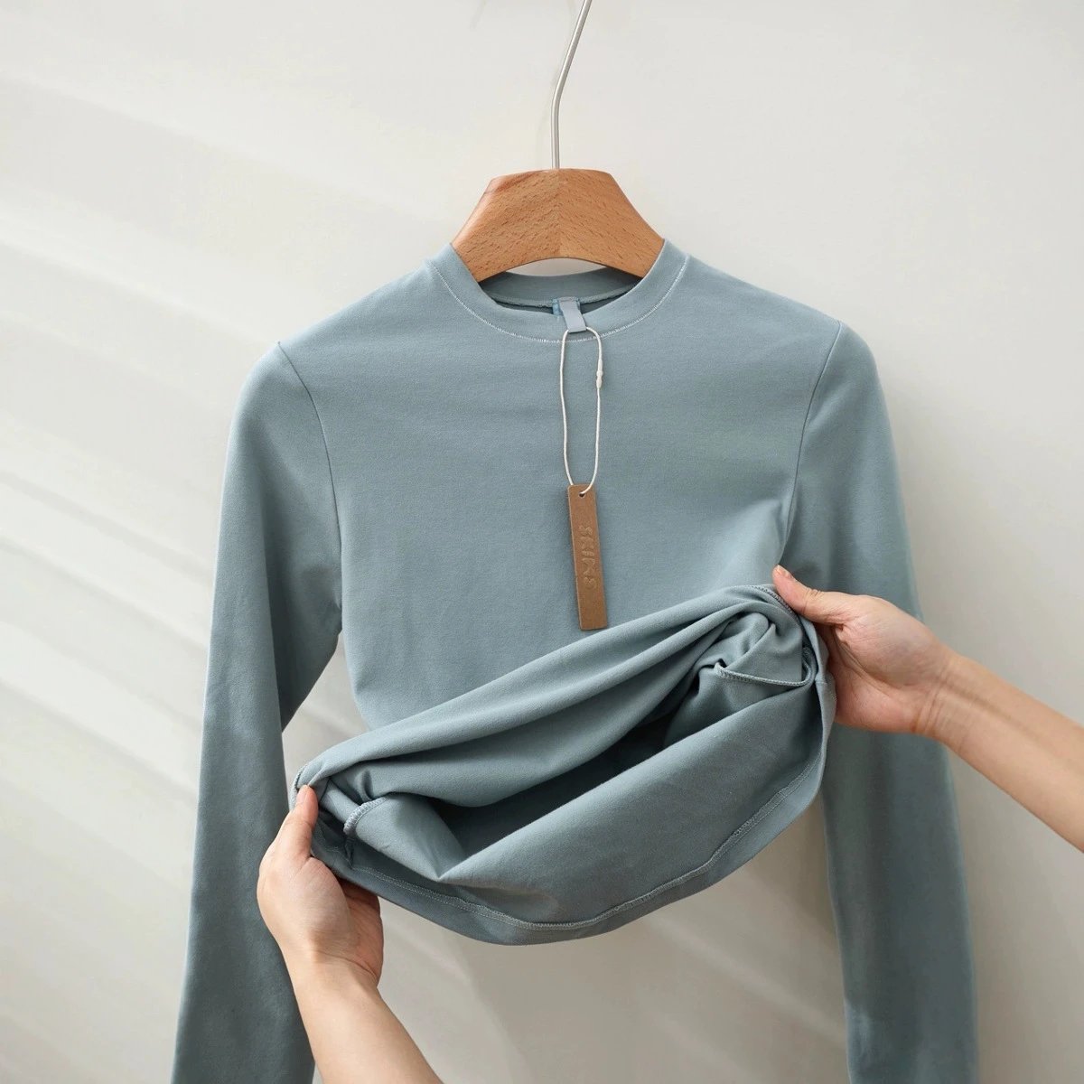Basic Long Sleeve Crop Top White Light Blue Gray Black Minimalist
