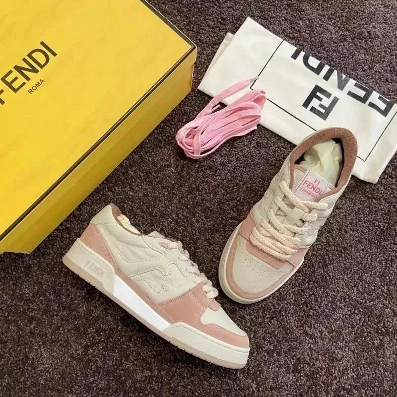 Fendi Sneakers Low-top lace-up leather and suede — Pink