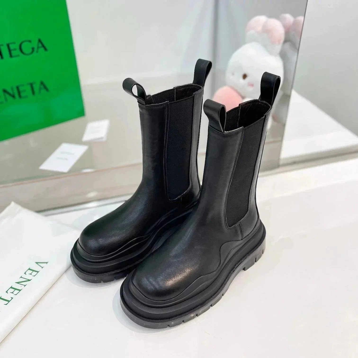 Unbranded Boots Chelsea with Lug Soles — High-top 6