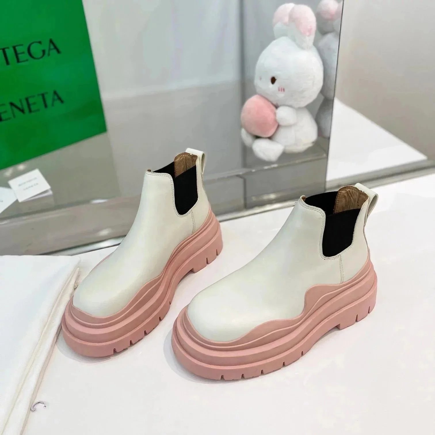 Unbranded Boots Chelsea with Lug Soles — Low-top 4