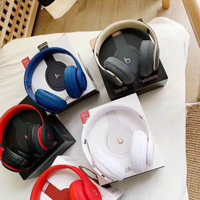 Beats Over-ear wireless headphones product detail image 54