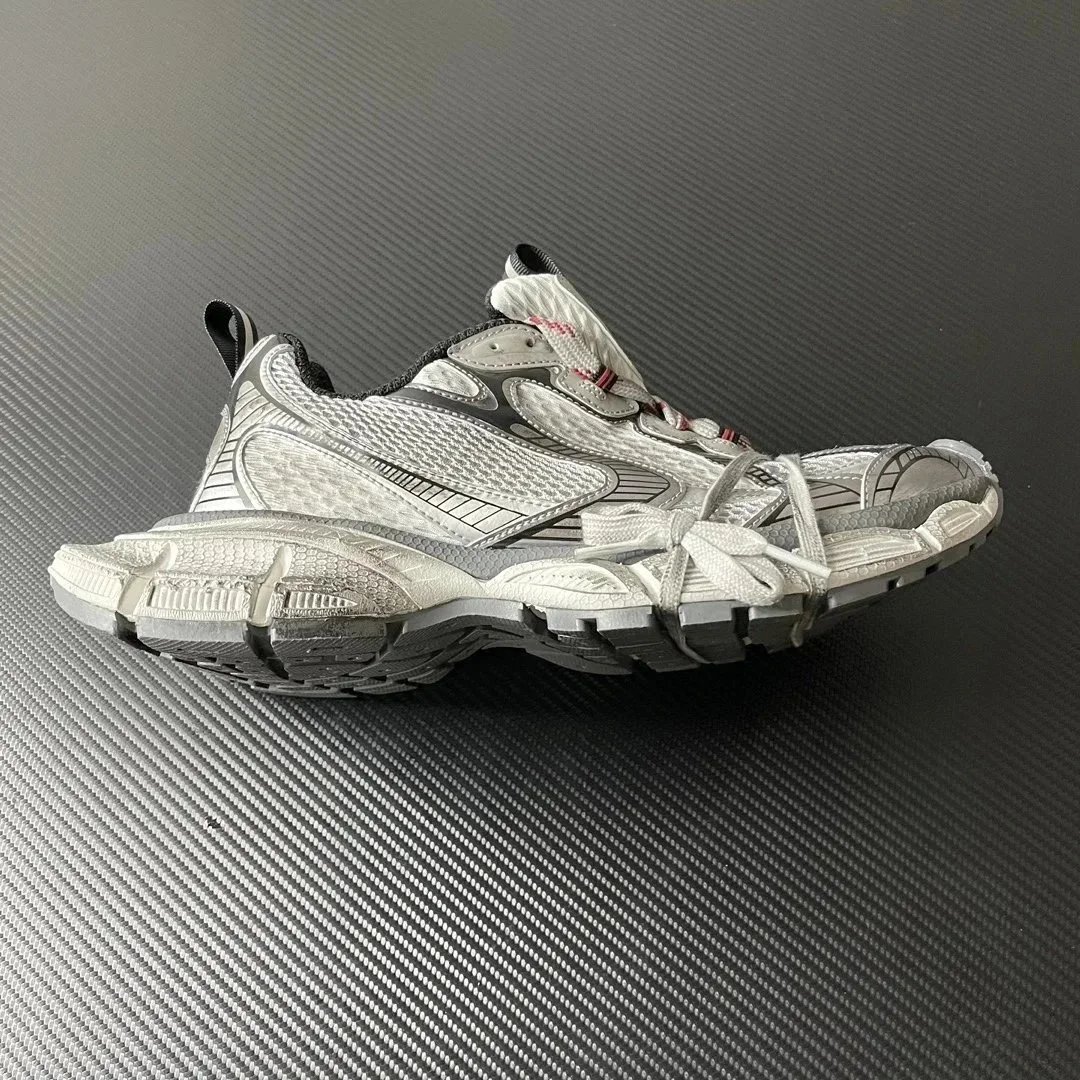 Black Mesh Upper Chunky Sole Running Sneakers