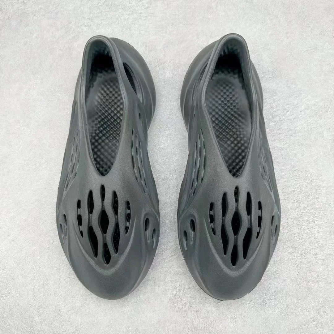 GV6775 Yellow Pixel Style Slipper