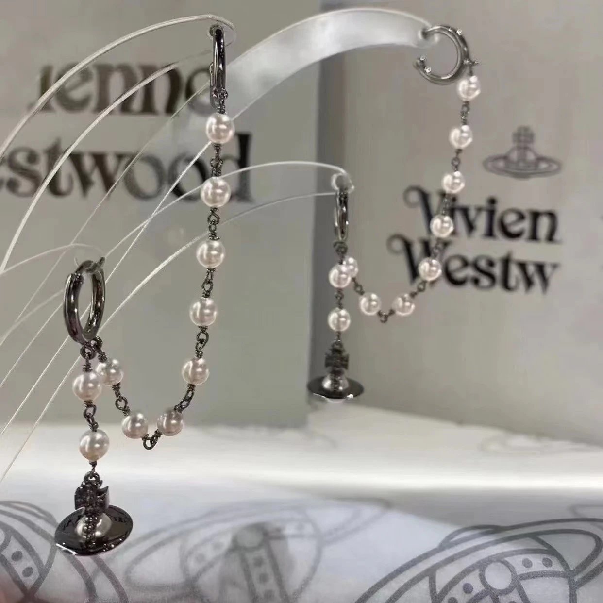 Vivienne Westwood Orb Pearl Black Gothic Ear Cuff Earring