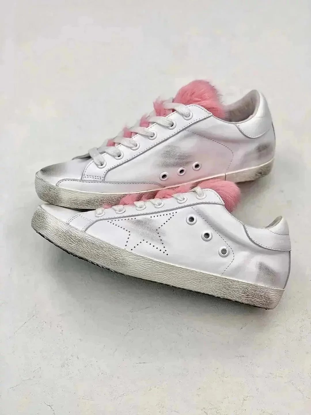 Golden Goose Sneakers Super-Star star-detail — GGDB silver powder-fur shoe tongue
