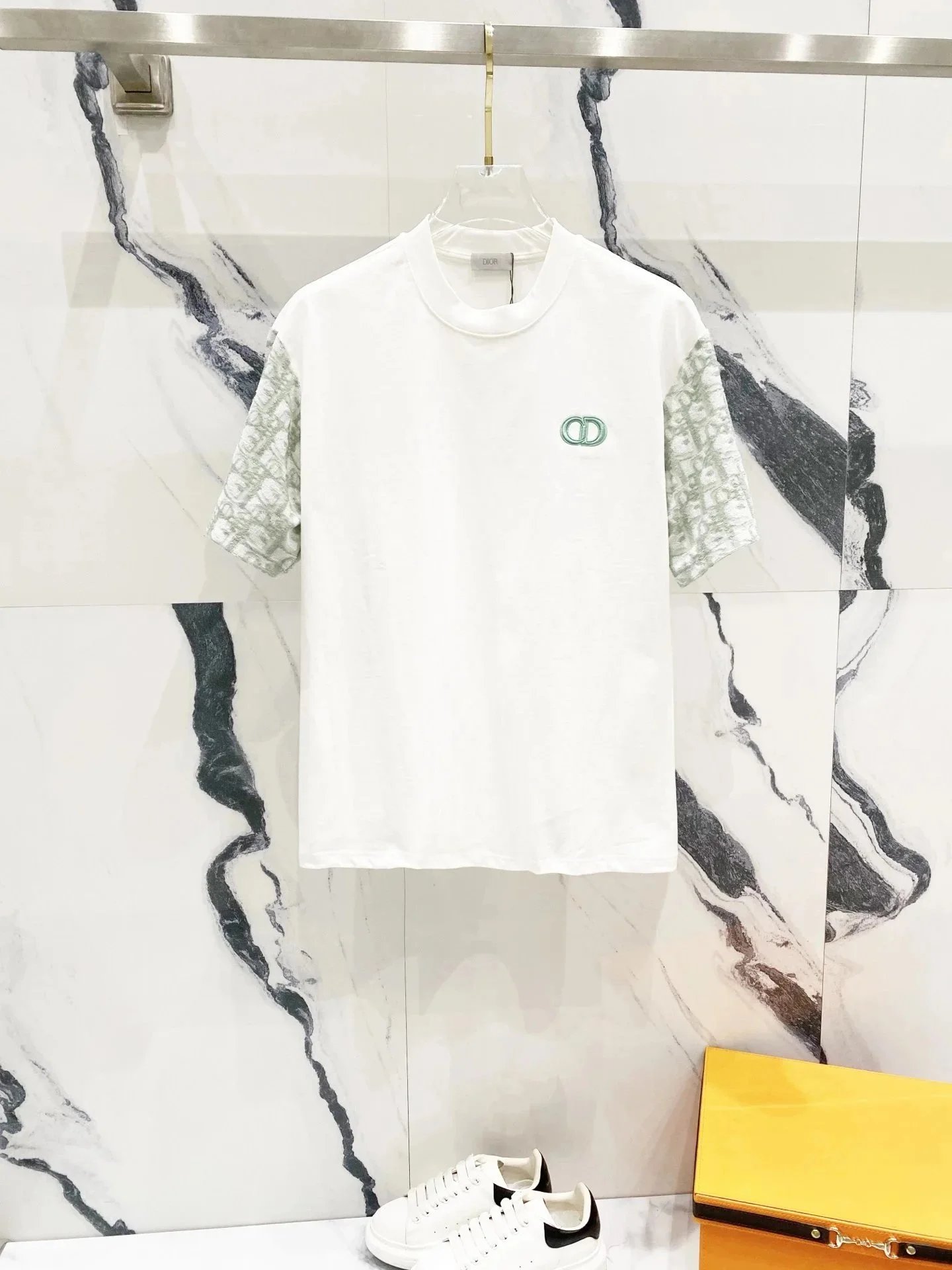 Dior T-Shirts Logo and Oblique Print — 01