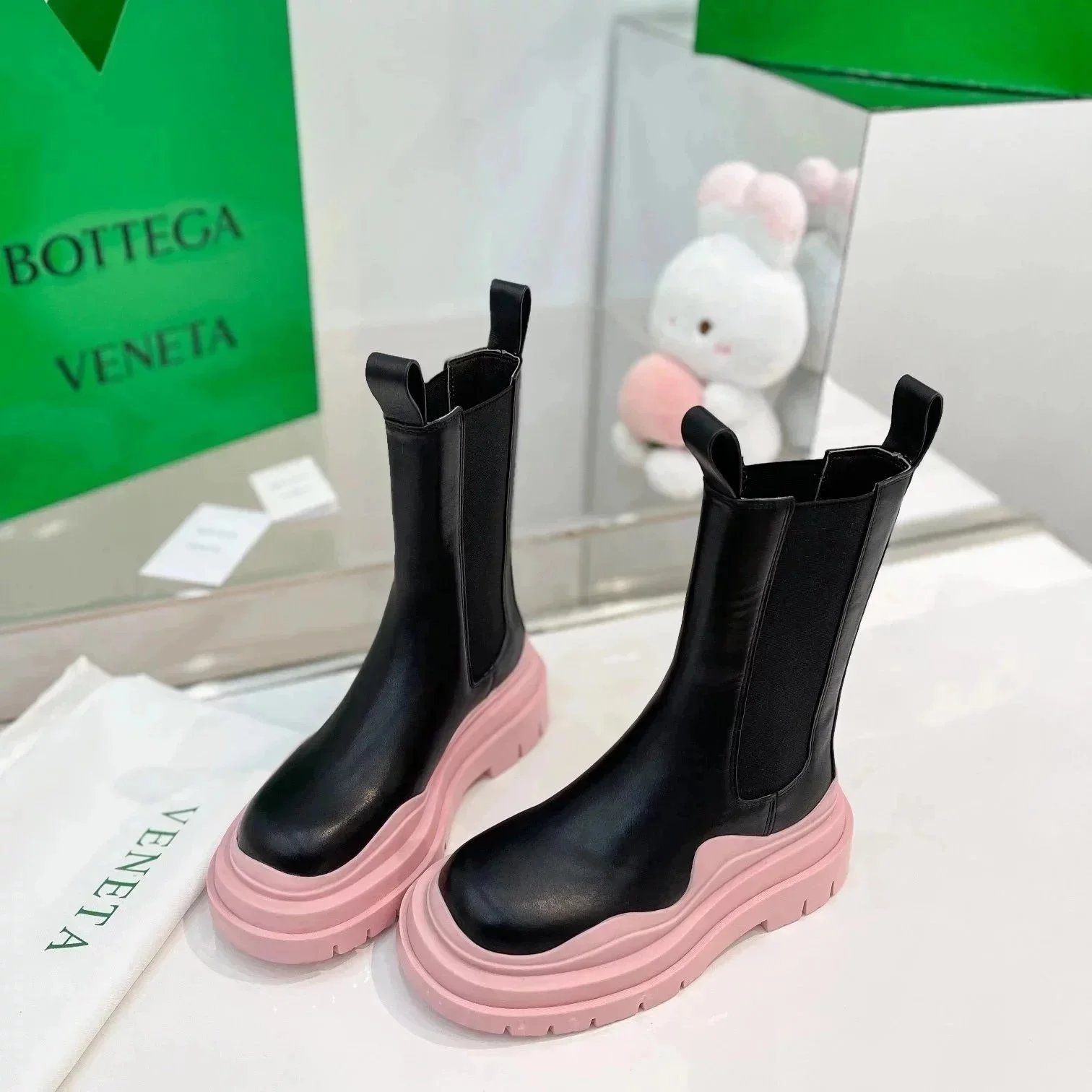 Unbranded Boots Chelsea with Lug Soles — High-top 11
