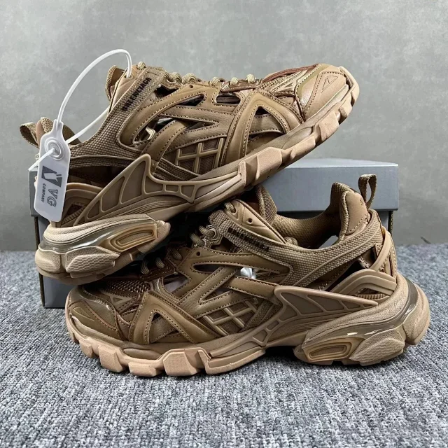 Balenciaga Sneakers Track 2.0 product detail image 2