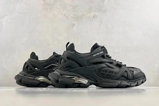 Balenciaga Sneakers Track 2.0 product detail image 33