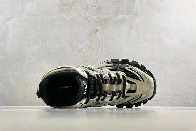 Balenciaga Sneakers Track 2.0 product detail image 48