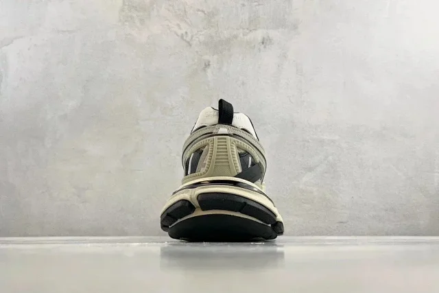 Balenciaga Sneakers Track 2.0 product detail image 53