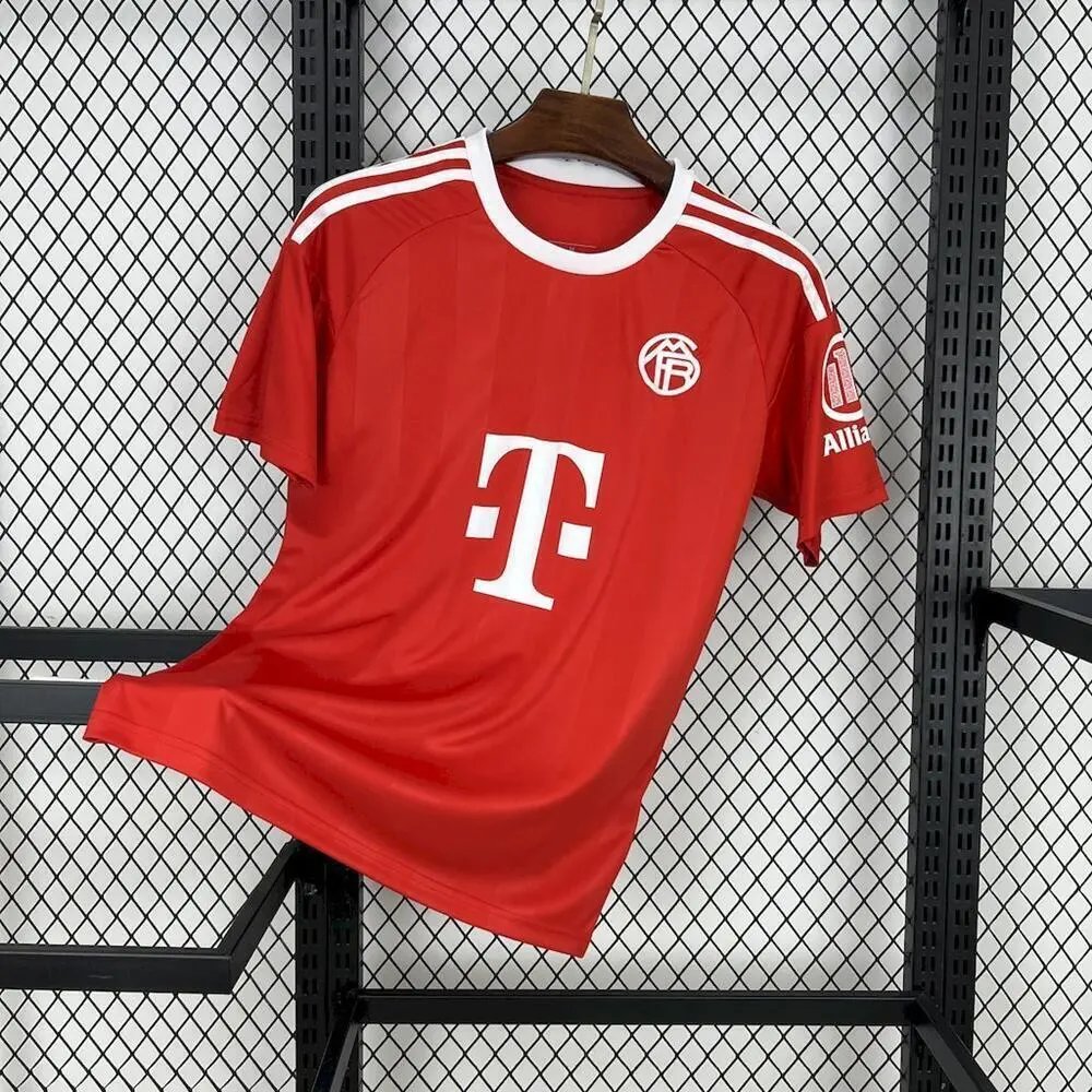 FC Bayern Munich Football Jerseys — 2526 Bayern goalkeeper red