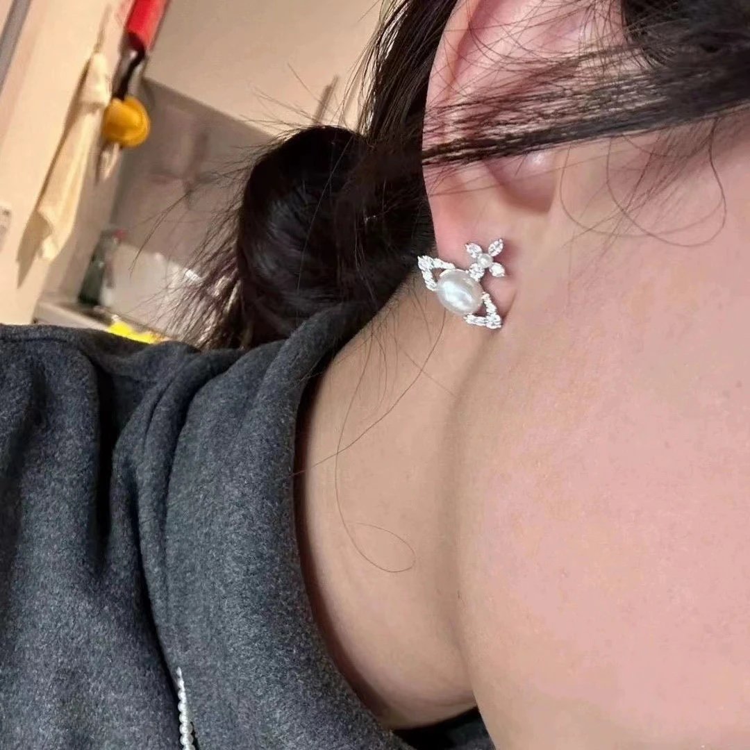 Gold Tone Pearl Flower Stud Earrings