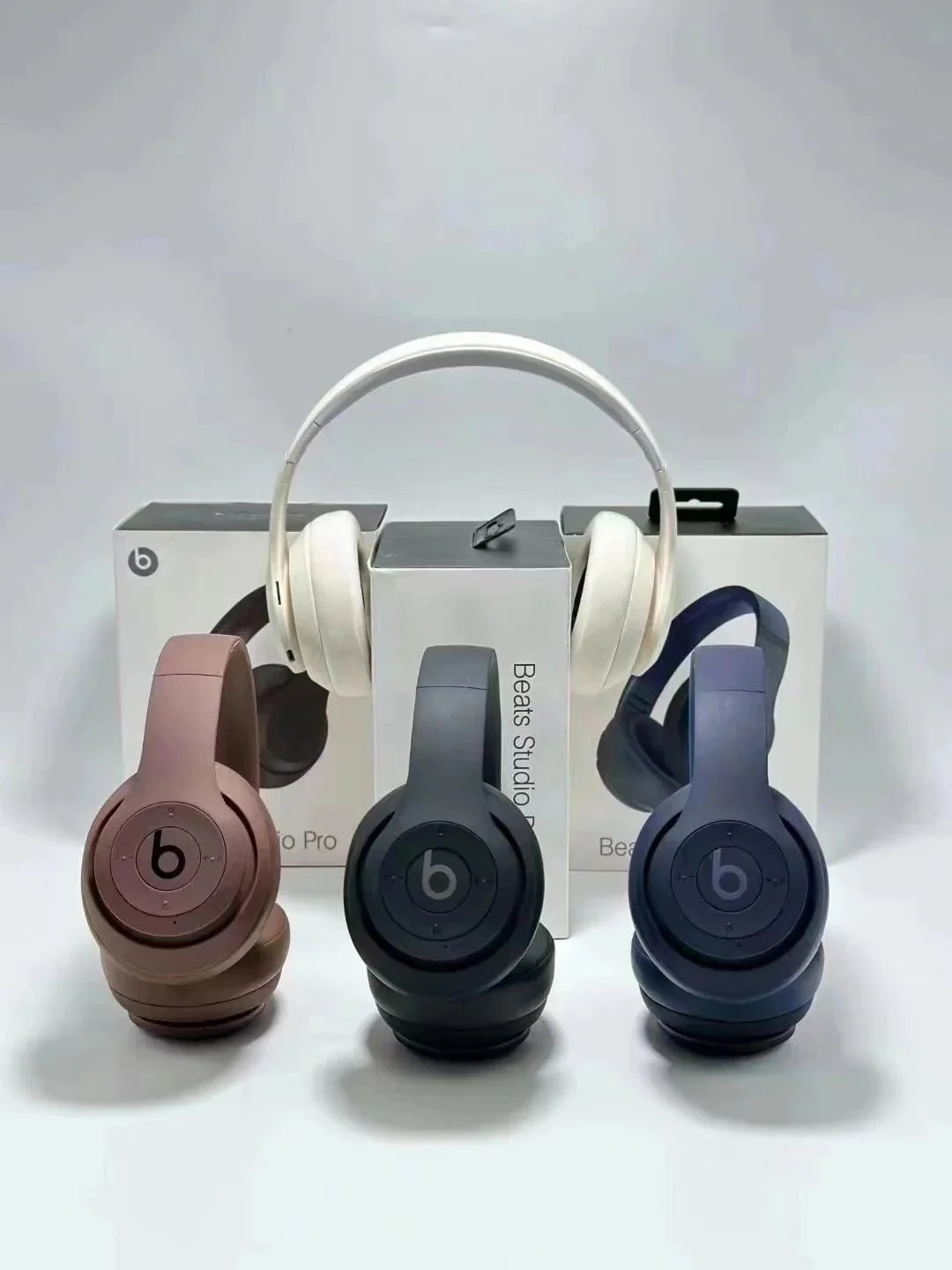 Beats Over-ear wireless headphones image 13