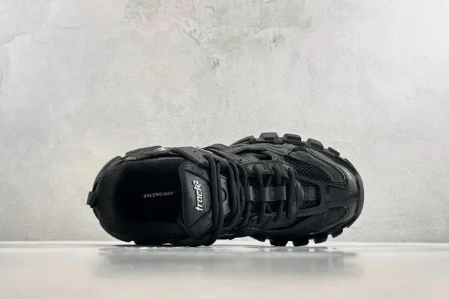 Balenciaga Sneakers Track 2.0 product detail image 30