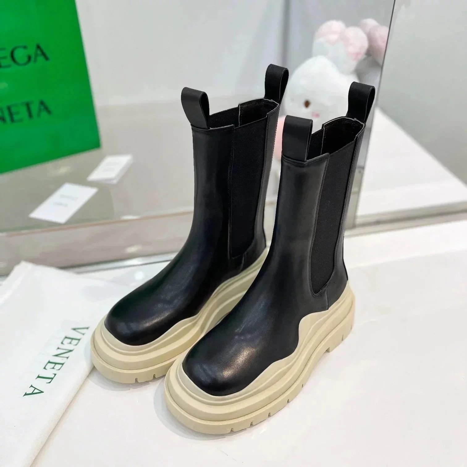 Unbranded Boots Chelsea with Lug Soles — High-top 3