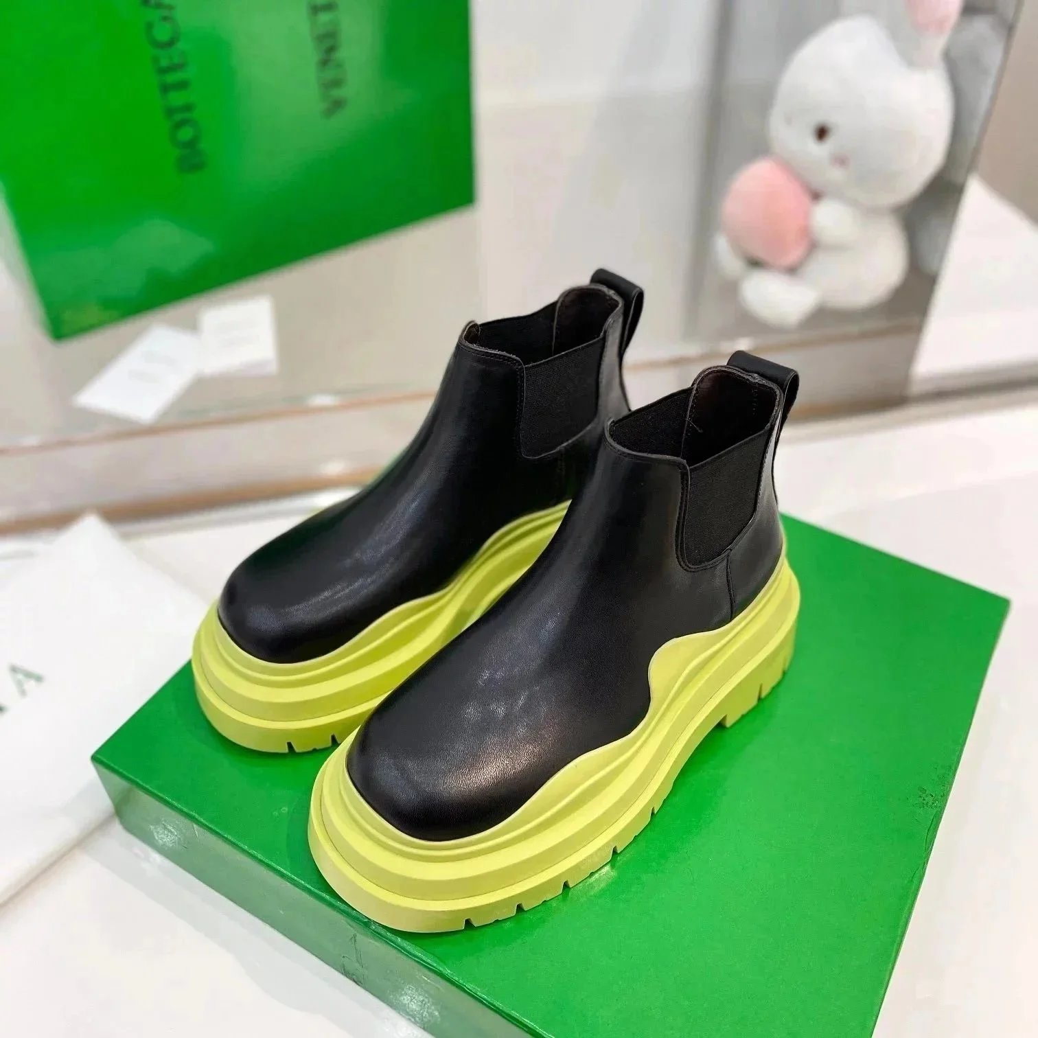 Unbranded Boots Chelsea with Lug Soles — Low Top 10