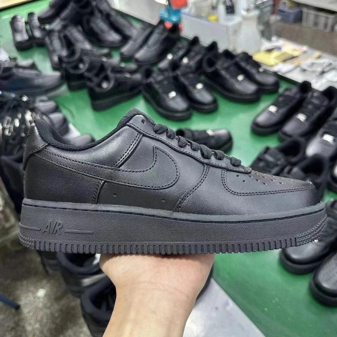 Nike Air Force 1 Black Classic Sneakers
