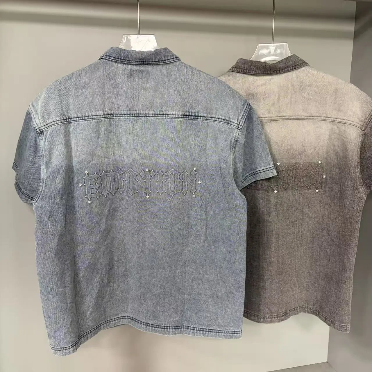 Mixed Emotion Shirts Short-sleeve denim button-up shirt with paisley embroidery and studs image 3