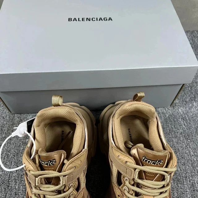 Balenciaga Sneakers Track 2.0 product detail image 6