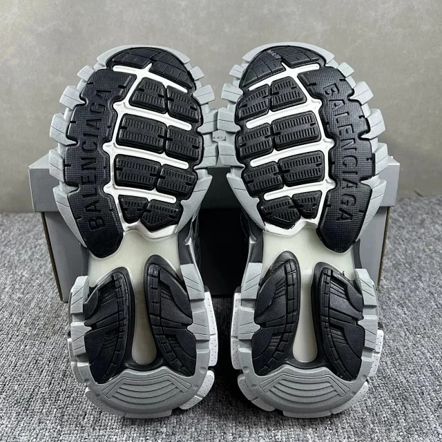 Balenciaga Sneakers Track 2.0 product detail image 24