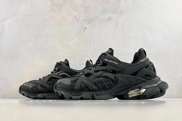 Balenciaga Sneakers Track 2.0 product detail image 32