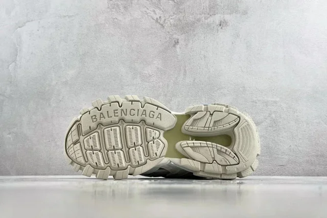 Balenciaga Sneakers Track 2.0 product detail image 40