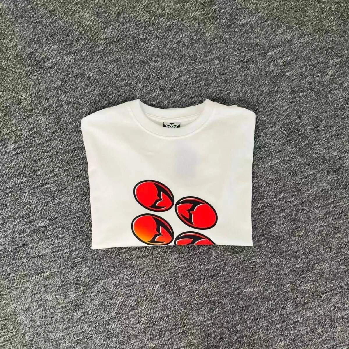 White Graphic Print T-Shirt With Six Gradient Circles Streetwear