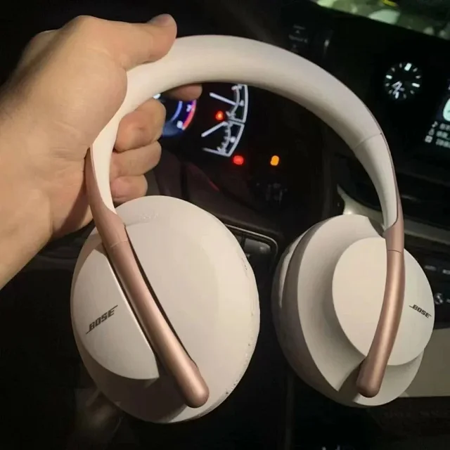 Beats Over-ear wireless headphones product detail image 8