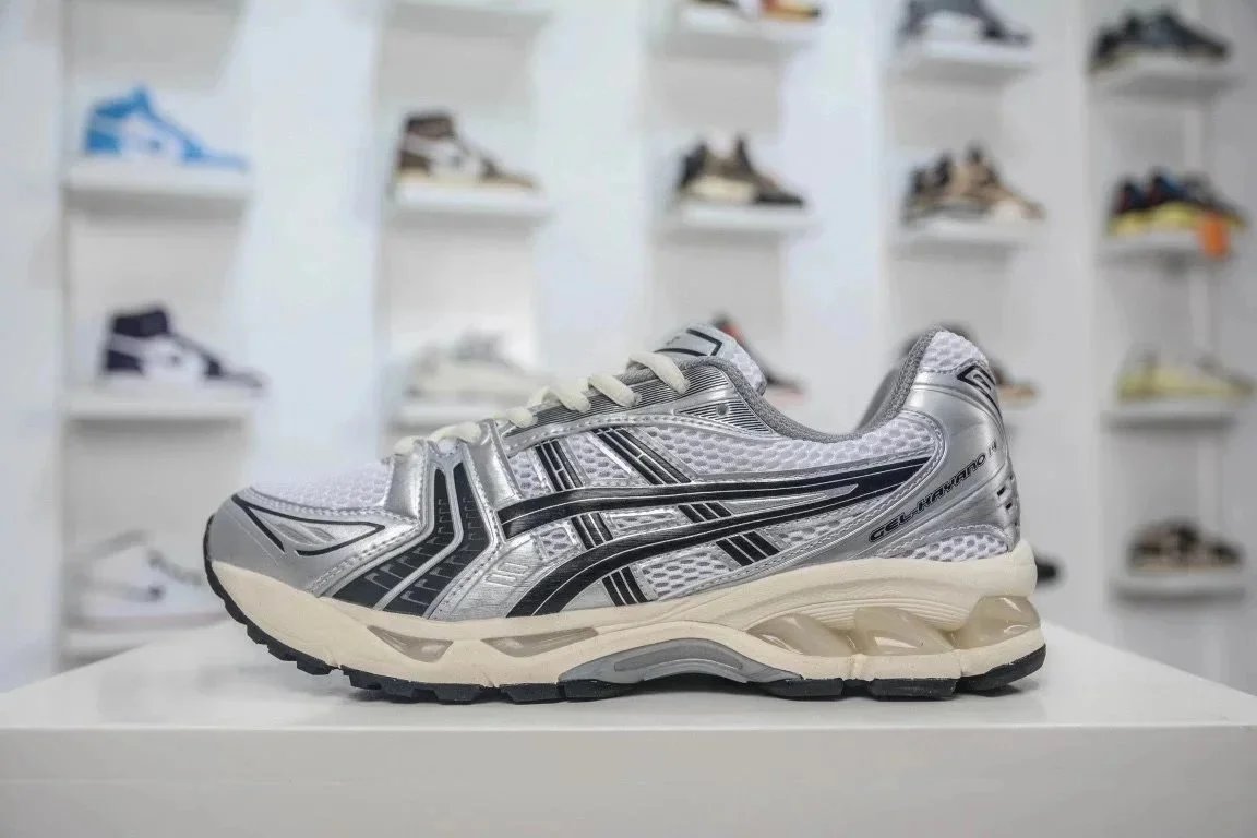 ASICS Sneakers GEL-KAHANA TR V2 — S version ASICS GeL-Kayano 14 Black silver