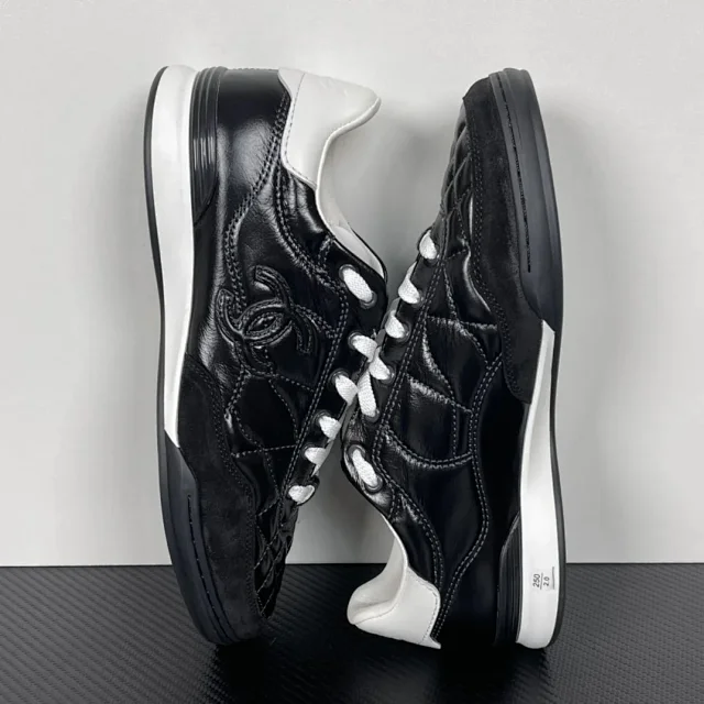 Chanel Sneakers Quilted CC Low-Top product detail image 8