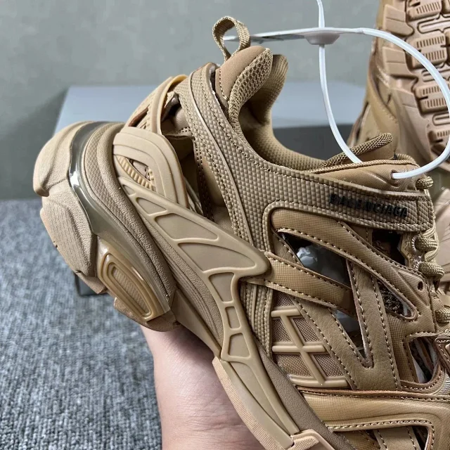 Balenciaga Sneakers Track 2.0 product detail image 9