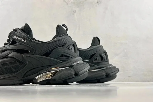 Balenciaga Sneakers Track 2.0 product detail image 35