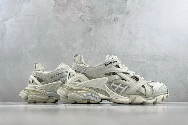 Balenciaga Sneakers Track 2.0 product detail image 42