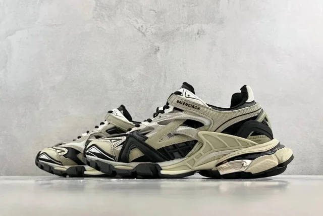 Balenciaga Sneakers Track 2.0 product detail image 50